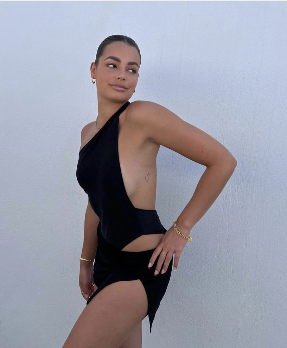 Hire Cultira One Shoulder Nero Set