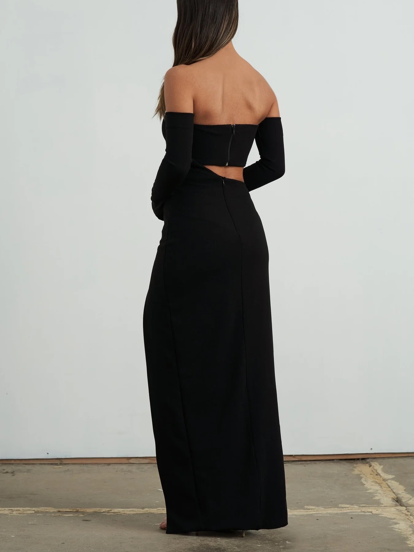 111-hall-of-fame-gown-black-847939 1800x1800